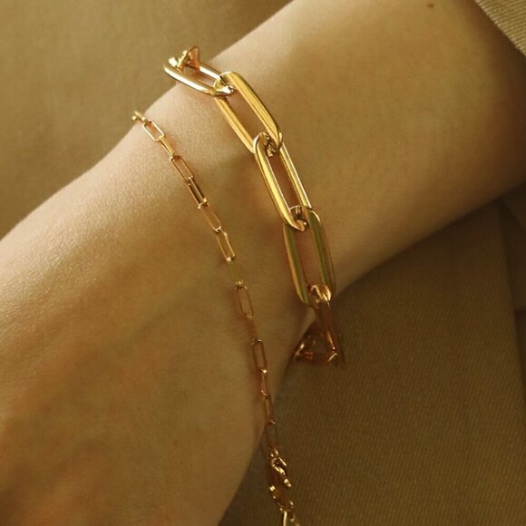 Women's Paperclip Style Bracelet Goldtone - Picture 6 of 12